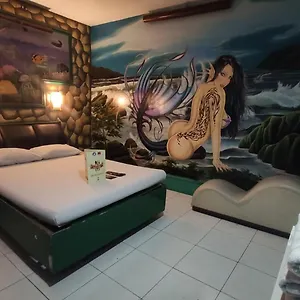 Halina Hotel- Avenida Hotel